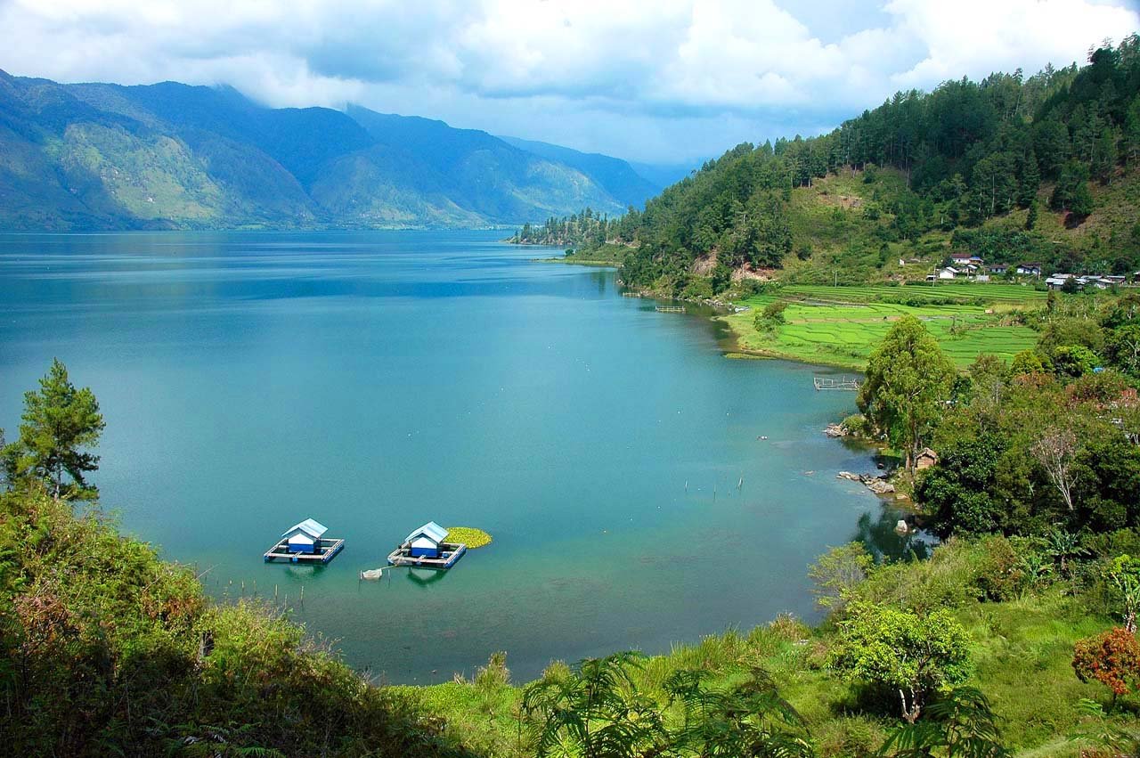 Danau Laut Tawar 